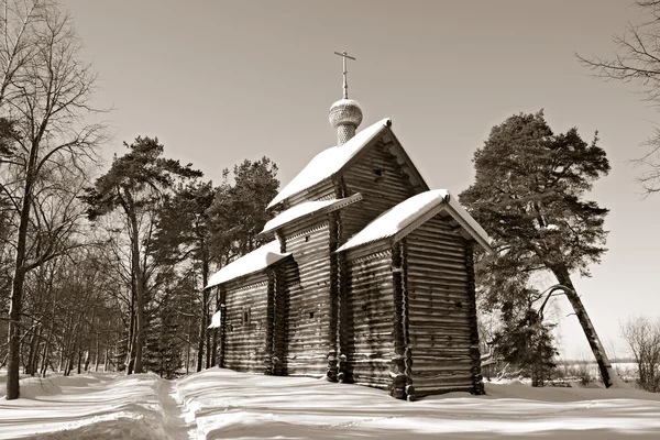 Drewniana kapliczka z drewna sosnowego, sepia — Zdjęcie stockowe