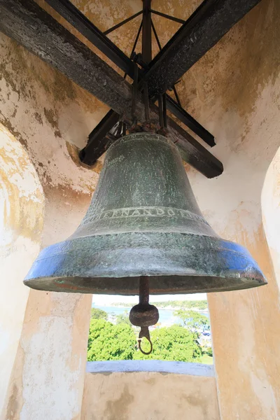 Dzwon w castillo de la fuerza prawdziwe. — Zdjęcie stockowe