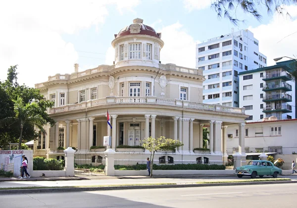 Építészet a Vedado kerületben — Stock Fotó