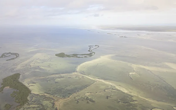 Catastrofe ecologica la diga nell'Oceano Atlantico. Cayo Coco . — Foto Stock