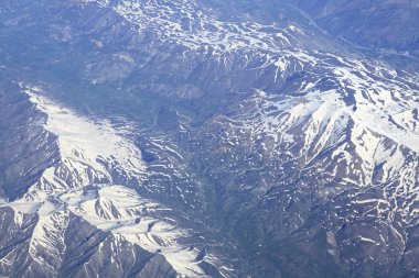 Kafkas Dağları (uçak görünümünden).