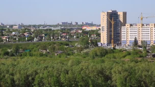 Área de desenvolvimento "AVANGRAD" - um complexo residencial moderno em Omsk. Rússia . — Vídeo de Stock