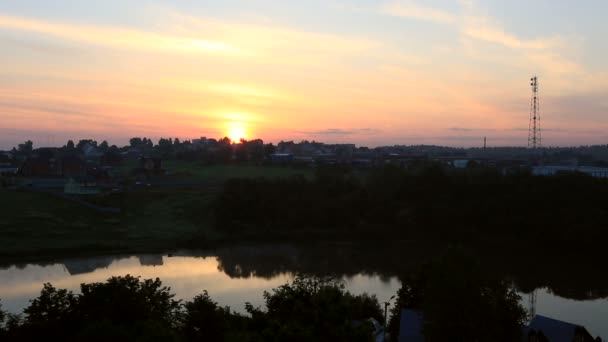 Nascer do sol sobre a lagoa Ptitsegradsky. Timelapse View — Vídeo de Stock