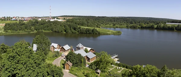 Stravování lázeň komplex "ruské vesnice" na ptitsegradsky pon — Stock fotografie