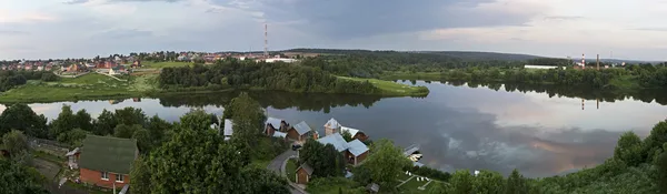 Panorama de l'étang Ptitsegradsky. Sergiev Posad. — Photo