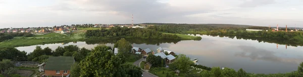 Panorama Pticsegradského rybníka. Sergjev Posad. — Stock fotografie