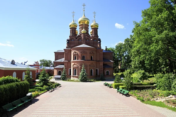 Chernigovsky Skit (part of the Holy Trinity Sergius Lavra) in S — Stock Photo, Image