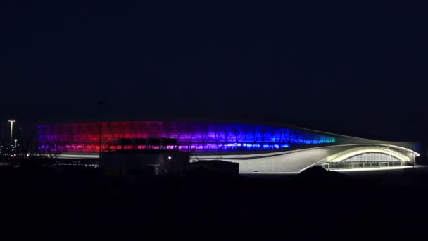 Gece aydınlatma Olimpiyat Stadı "adler-arena". Sochi. Rusya. — Stok video