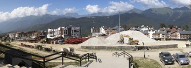 Krasnaya Polyana dağlarında olimpiyat köyü (nihai