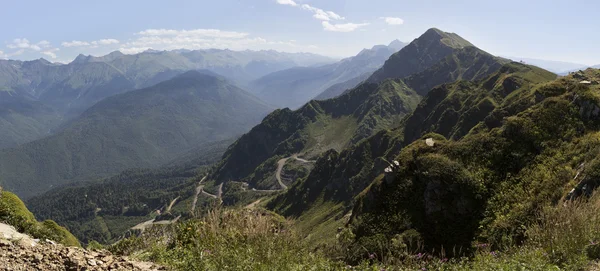 Peak sten pelare i krasnaya polyana. — Stockfoto