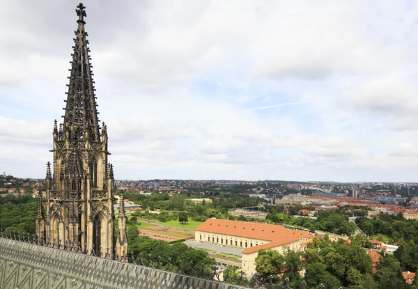 Torre de la Catedral de San Vito en Praga. República Checa . —  Fotos de Stock