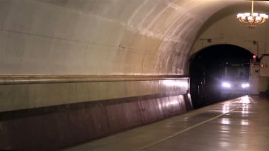 hareketi Moskova metro trenleri.