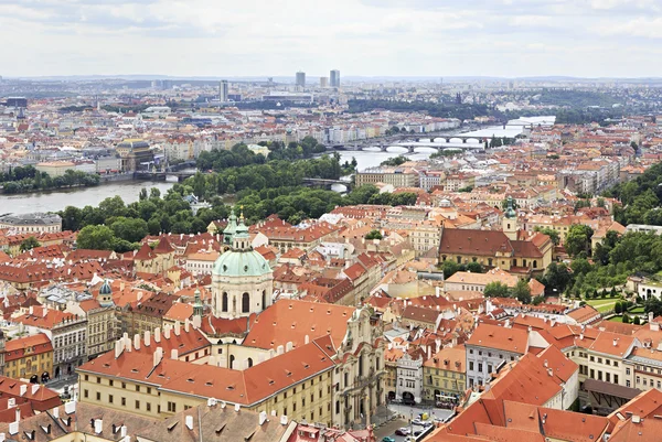 Centro histórico de Praga (Vista desde la torre de San Vito — Foto de Stock