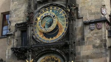 Eski Şehir Meydanı'nda Prag astronomik saat (Prag orloj).