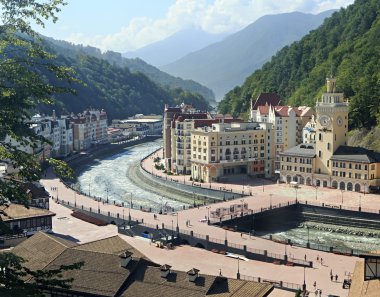 Rosa khutor Alp beldesinde krasnaya polyana.