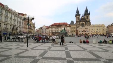 Eski kasaba meydanında praque.