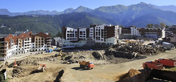 Olympisch dorp in de bergen van Krasnaya Polyana (de finale — Stockfoto