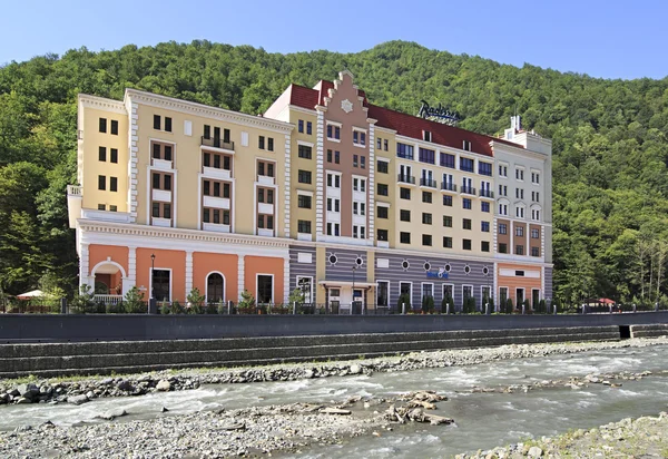 Hotel Radisson nel Rosa Khutor Alpine Resort. Krasnaya Polyan — Foto Stock