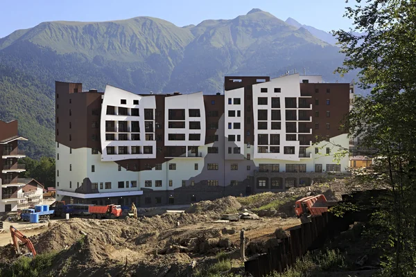 Olympisch dorp in de bergen van Krasnaya Polyana (de finale — Stockfoto