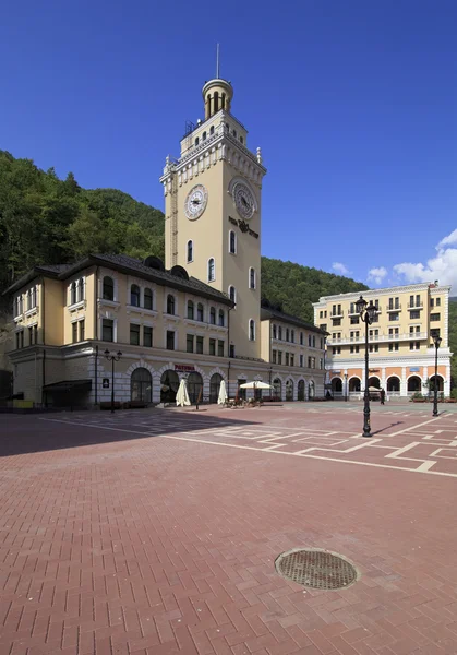 Rosa khutor Alp beldesi Belediye Binası. Krasnaya polyana. — Stok fotoğraf