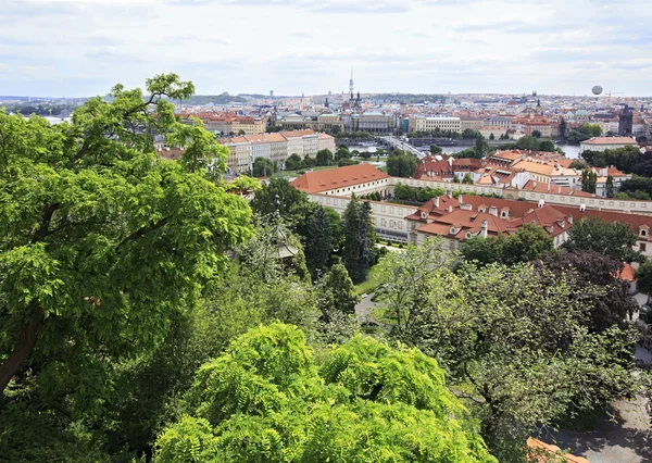 Cityscape in het centrum van Praag. — Stockfoto