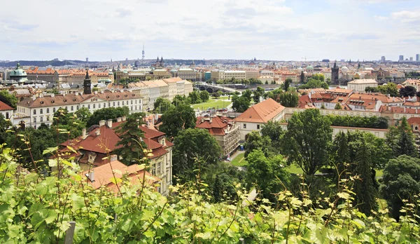 Paisaje urbano en el centro de Praga . — Foto de Stock