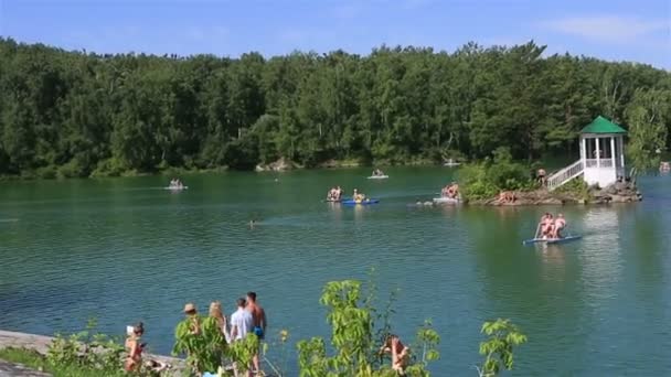 Panorama sjön aya i Altaj kraj. Ryssland. — Stockvideo