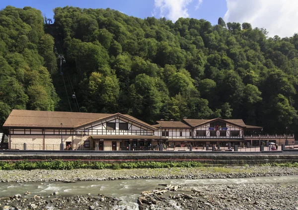 Rosa khutor alpine resort i krasnaya polyana. — Stockfoto