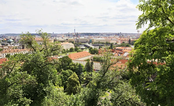 Cityscape in het centrum van Praag. — Stockfoto