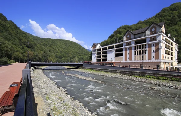 Parkir di Rosa Khutor Alpine Resort. Poliana Krasnaya . — Stok Foto