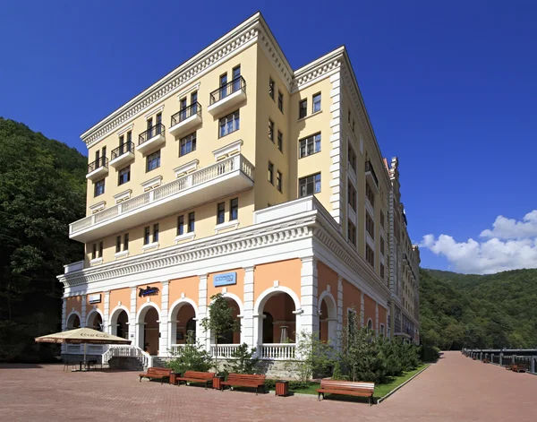 雷迪森酒店在罗莎 · 金阿尔卑斯山度假胜地。红 polyan — 图库照片