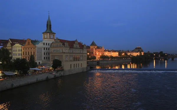 Paysage nocturne du centre historique de Prague . — Photo
