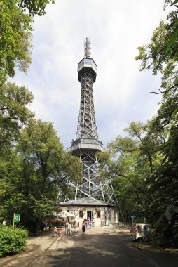 Petrin gözcü Kulesi (eiffel tower benzer) Prag.