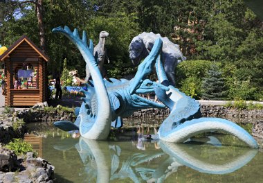 heykel dinozorlar novosibirsk Hayvanat Bahçesi. Rusya.