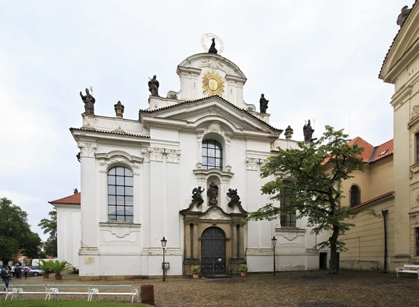 Kościół Wniebowzięcia Najświętszej Maryi Panny. Klasztor na Strahowie i — Zdjęcie stockowe