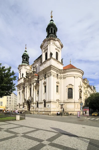 Church of St. Nicholas in Prague. Old Town Hall. — Stock Photo, Image