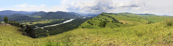 Beautiful summer panorama mountain Devil's Finger and Katun rive — Stock Photo, Image