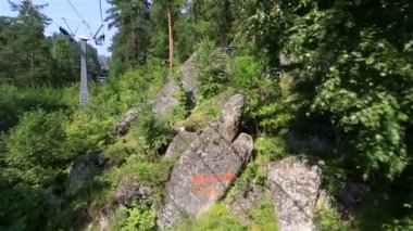 Kayak chairlift üzerine monte tserkovka belokurikha içinde. Altay Kray. Rusya.
