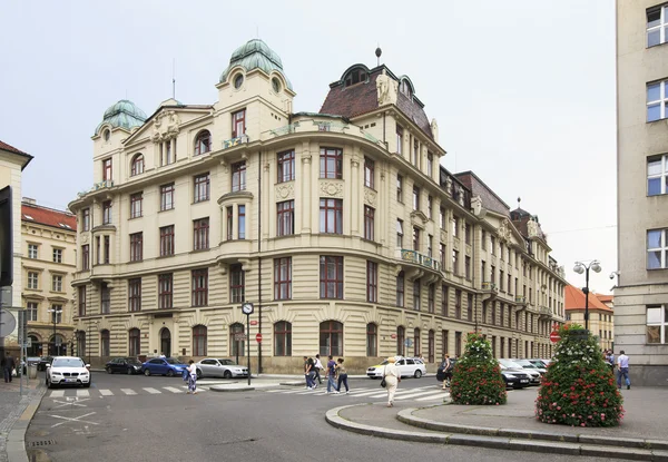 Architektury w zabytkowym centrum Pragi. — Zdjęcie stockowe