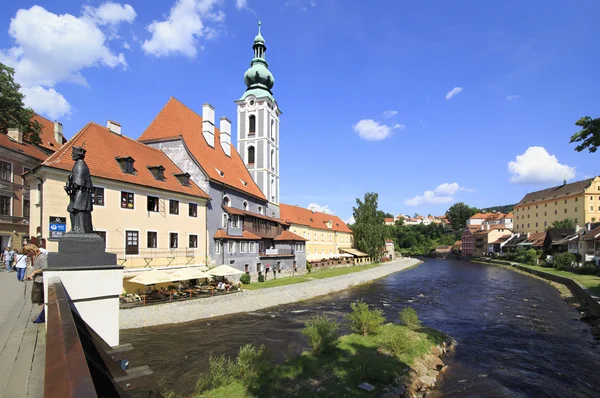 Hermoso paisaje de verano del centro histórico de Cesky Kru — Foto de Stock