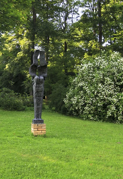 Sculpture in the garden near the Hluboka Castle. — Stock Photo, Image
