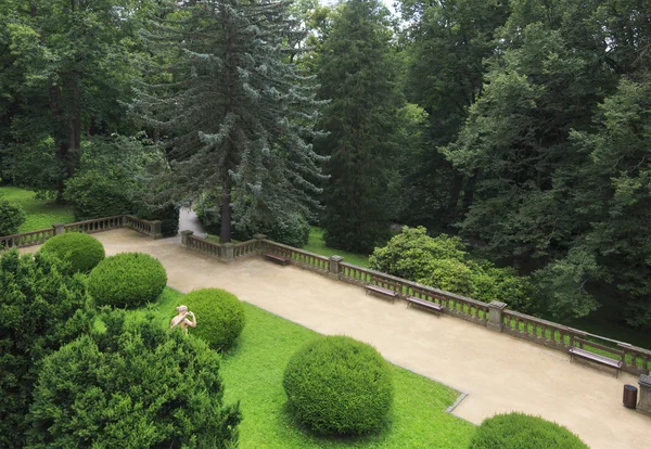 Prachtige tuin van het Kasteel Konopiste — Stockfoto