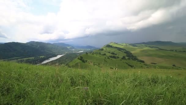 Красиві гори Алтай з гори криваві пальця. Росія. — стокове відео