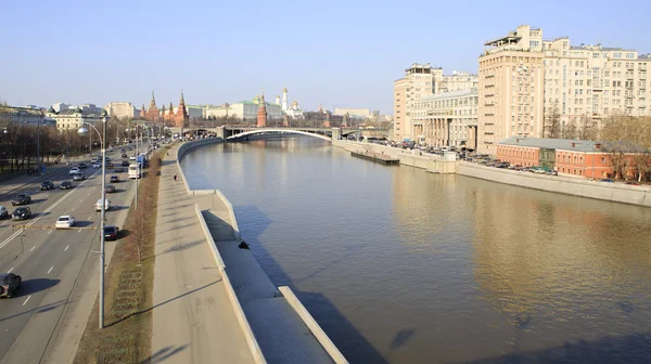 Пречистенская набережная, Большой каменный мост, Московский Кремль (ки — стоковое фото