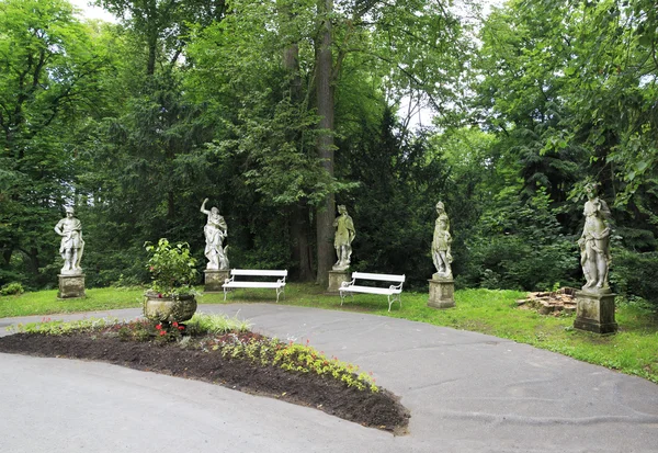 Scultura nel giardino del castello Konopiste — Foto Stock