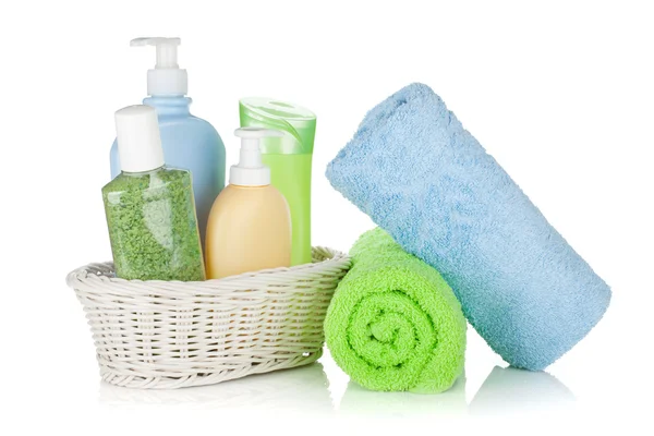 havlu ve Kozmetik Şişeler