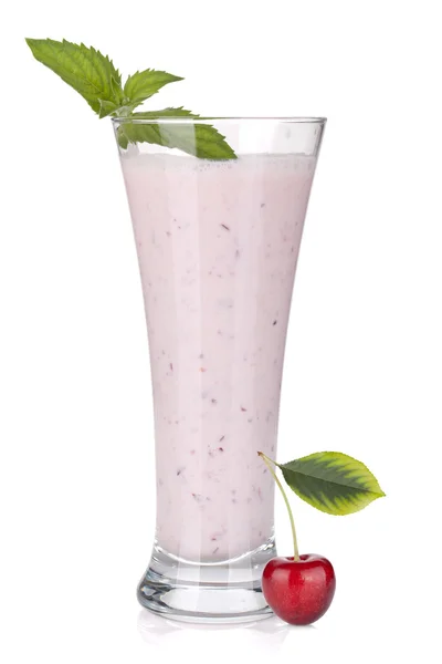 Smoothie de leite de cereja com hortelã — Fotografia de Stock