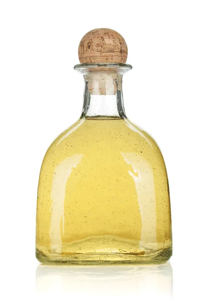 Botella de tequila de oro —  Fotos de Stock