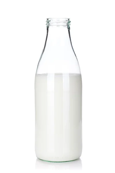 Flasche mit Milch geöffnet — Stockfoto