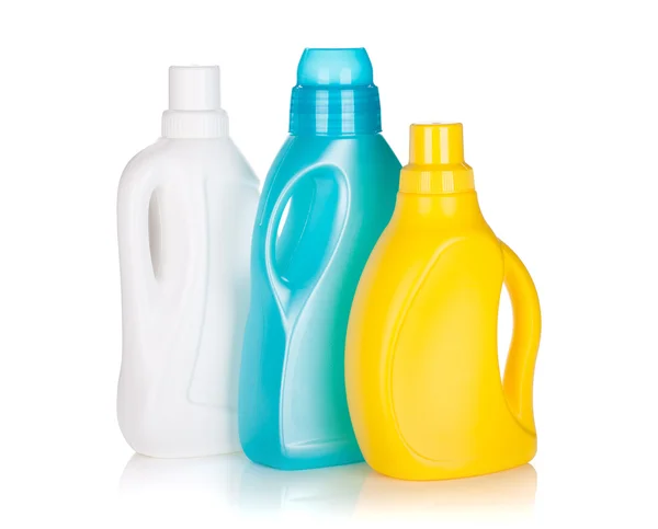 Три пластиковых бутылки чистящего средства — стоковое фото